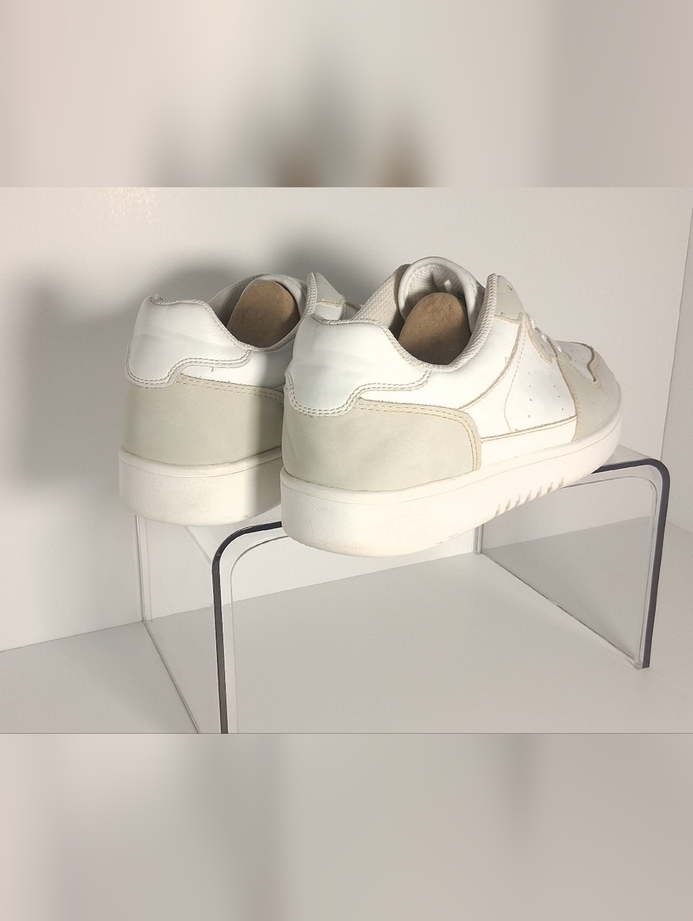 Calvin Klein White and Beige Low-Top Women's Sneakers Size 9M - Picture 9 of 14